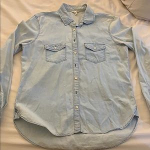 Women’s causal button up